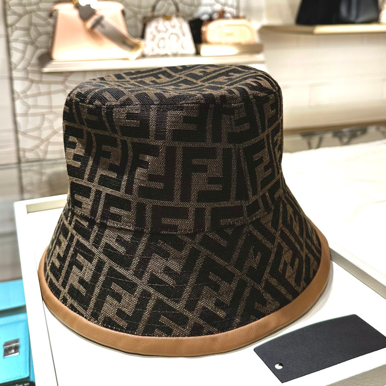 大幅最終値下げ FENDI モノグラム バケットハット 【公式通販】