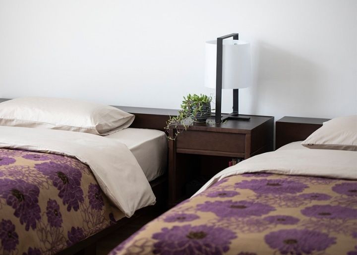 サイドテーブルv01～ソファサイド、ベッドサイドのテーブルとして