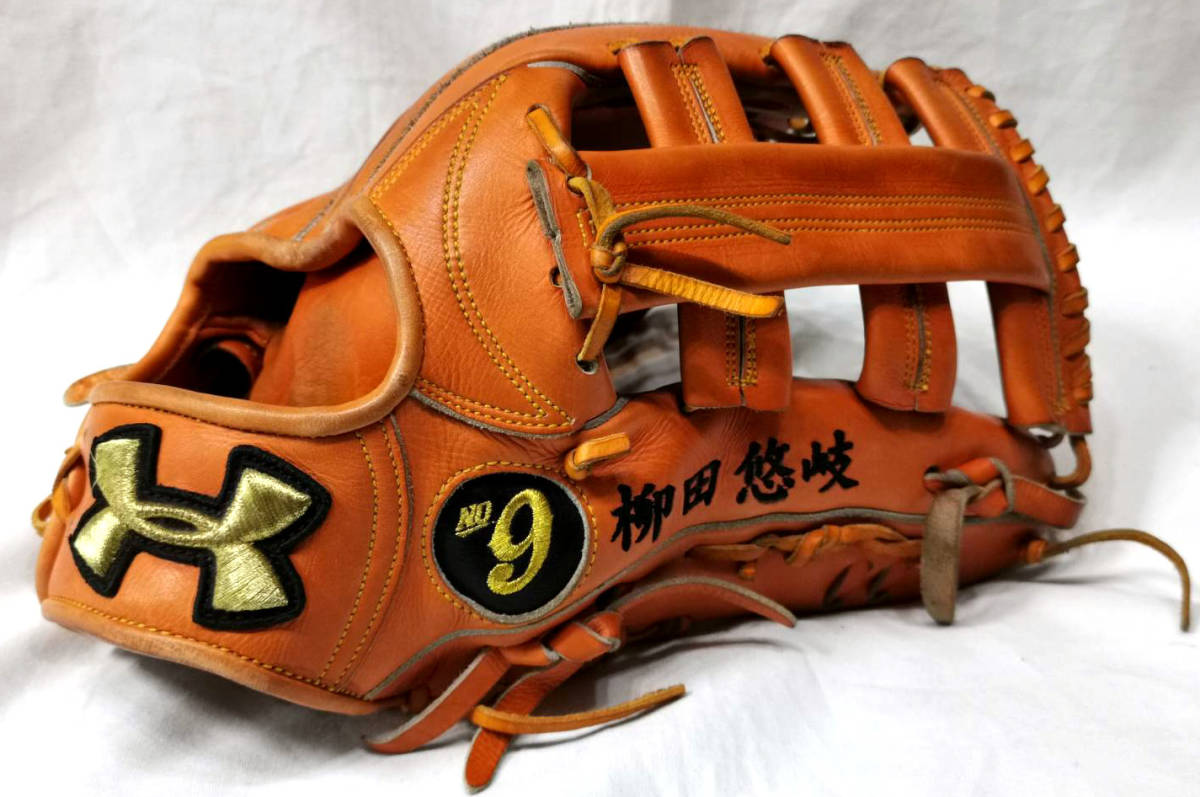 硬式外野用グローブアンダーアーマー柳田モデル
