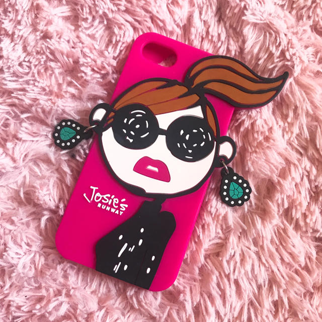 Josie's RUNWAY iPhoneケースの通販 by 0727km｜ラクマ