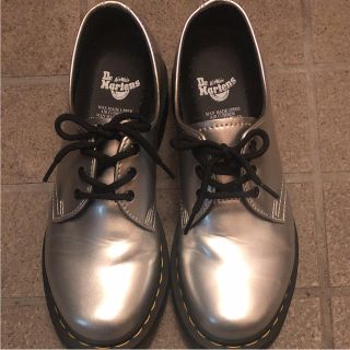 Dr.Martens（ローファー/革靴 ・ シルバー/銀色系）のフリマアイテム一覧