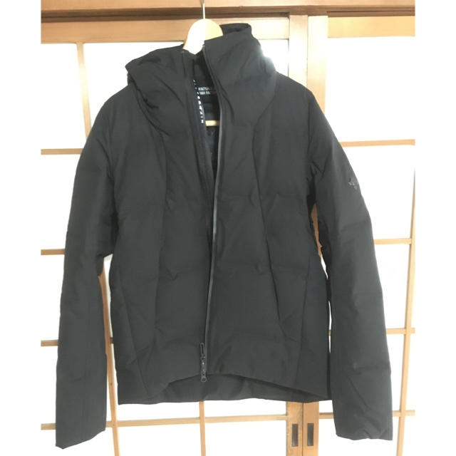 水沢ダウン 水沢ダウン シャトル 黒 シャトル デサントオルテライン