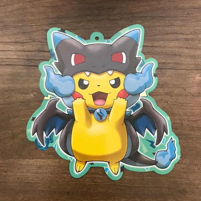 ポケモン - メガリザードンXのポンチョを着たピカチュウの通販 by