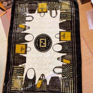 FENDI（毛布）のフリマアイテム一覧