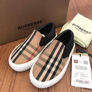BURBERRY（スリッポン）のフリマアイテム一覧