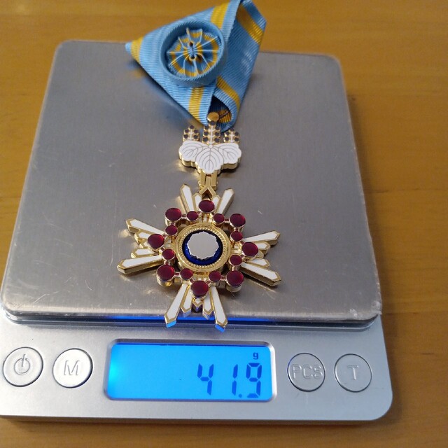 極美品】瑞宝小綬章 現行タイプ 新型 旧勲四等 略章 共箱入 完品 93