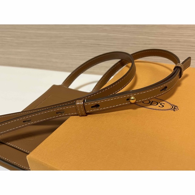 TOD'S - 【ラクマ限定価格】トッズ タイムレス スマホショルダーの通販