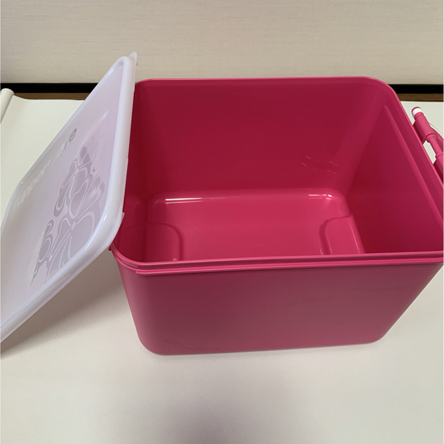 タッパーウェア ハンドルコンテナ 13.7 L の通販 by ☆__☆｜ラクマ