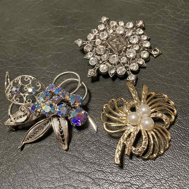 昭和レトロなブローチ 3点セットの通販 by CHAE's shop｜ラクマ