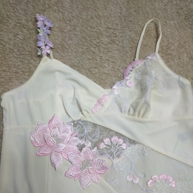 美品2点サルート⭐同シリーズ、キャミソール＆スリップ⭐ピンク色