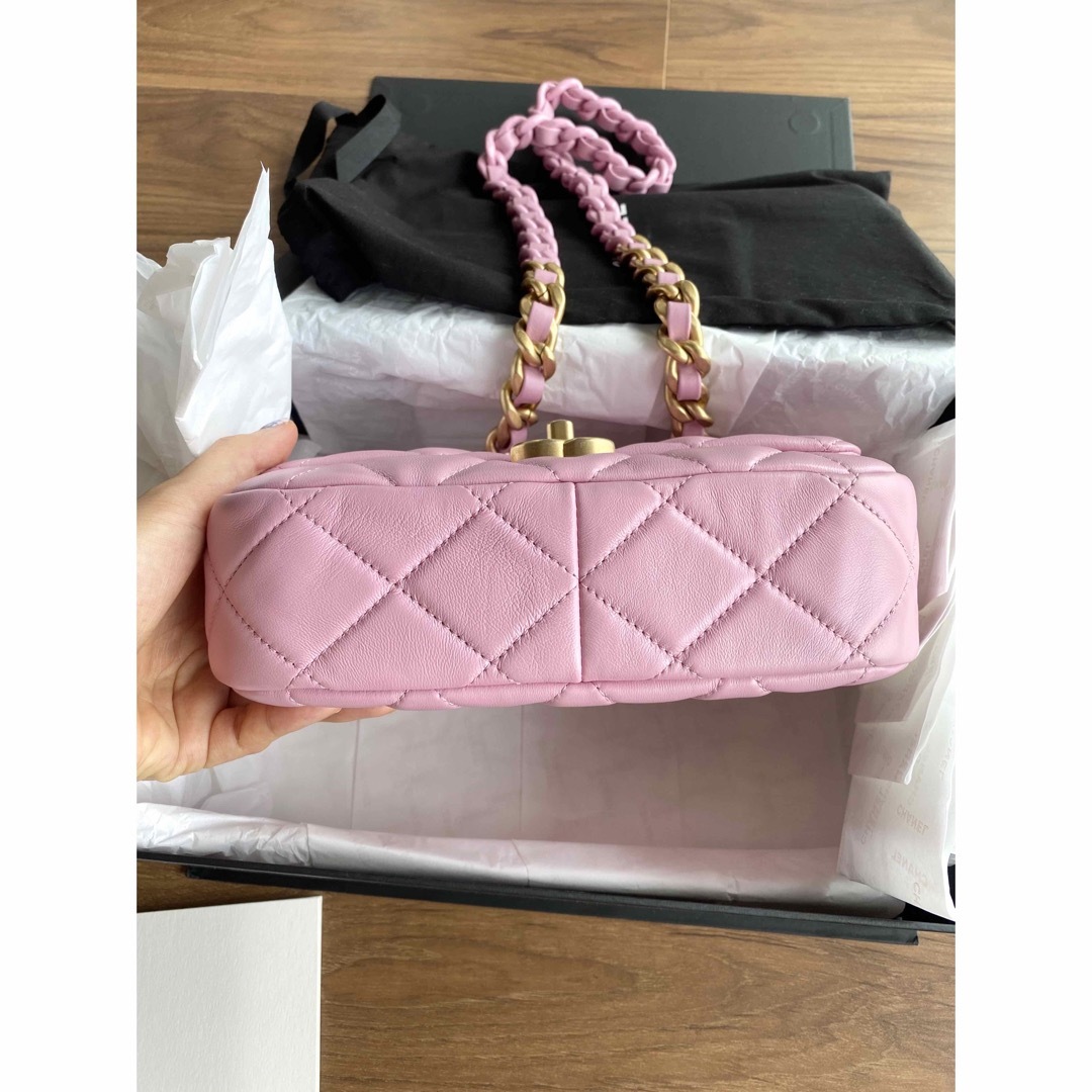 CHANEL - シャネル ミニマトラッセ 新作 ピンクチェーンバッグの通販