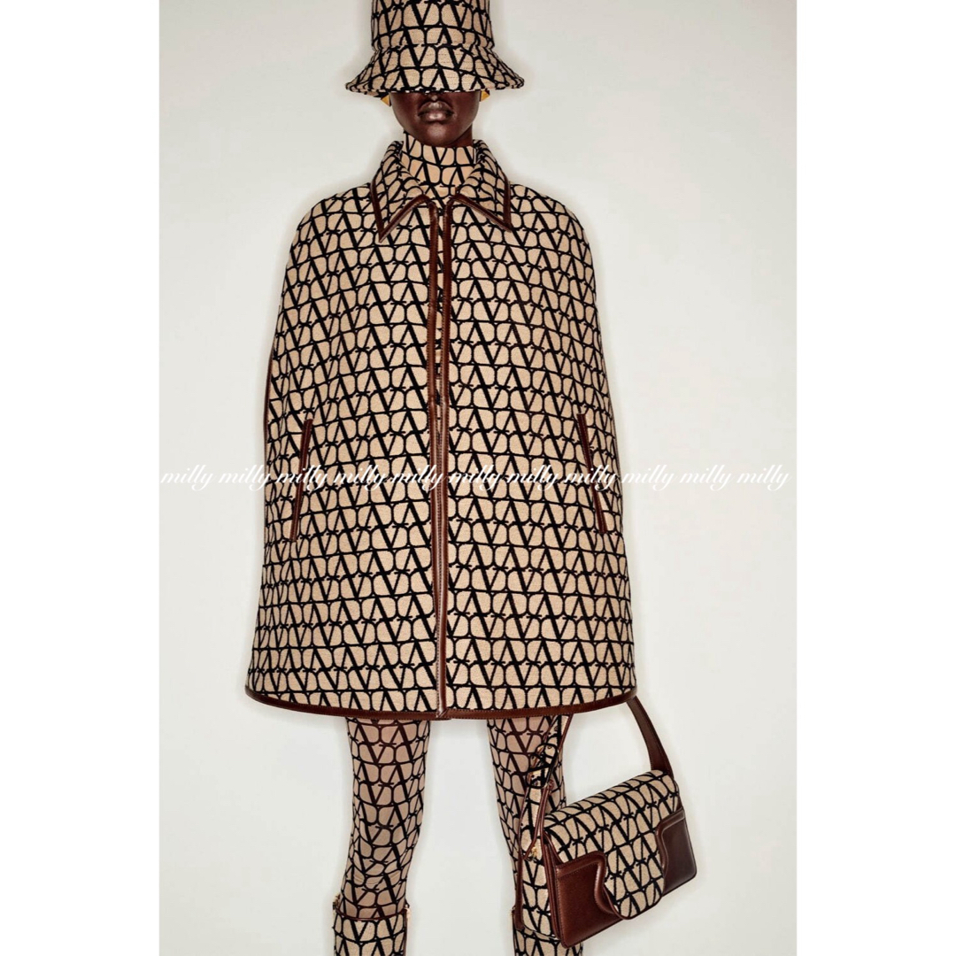 VALENTINO - ご成約済み✴︎新品タグ付【VALENTINO】2024現行Vロゴジャ