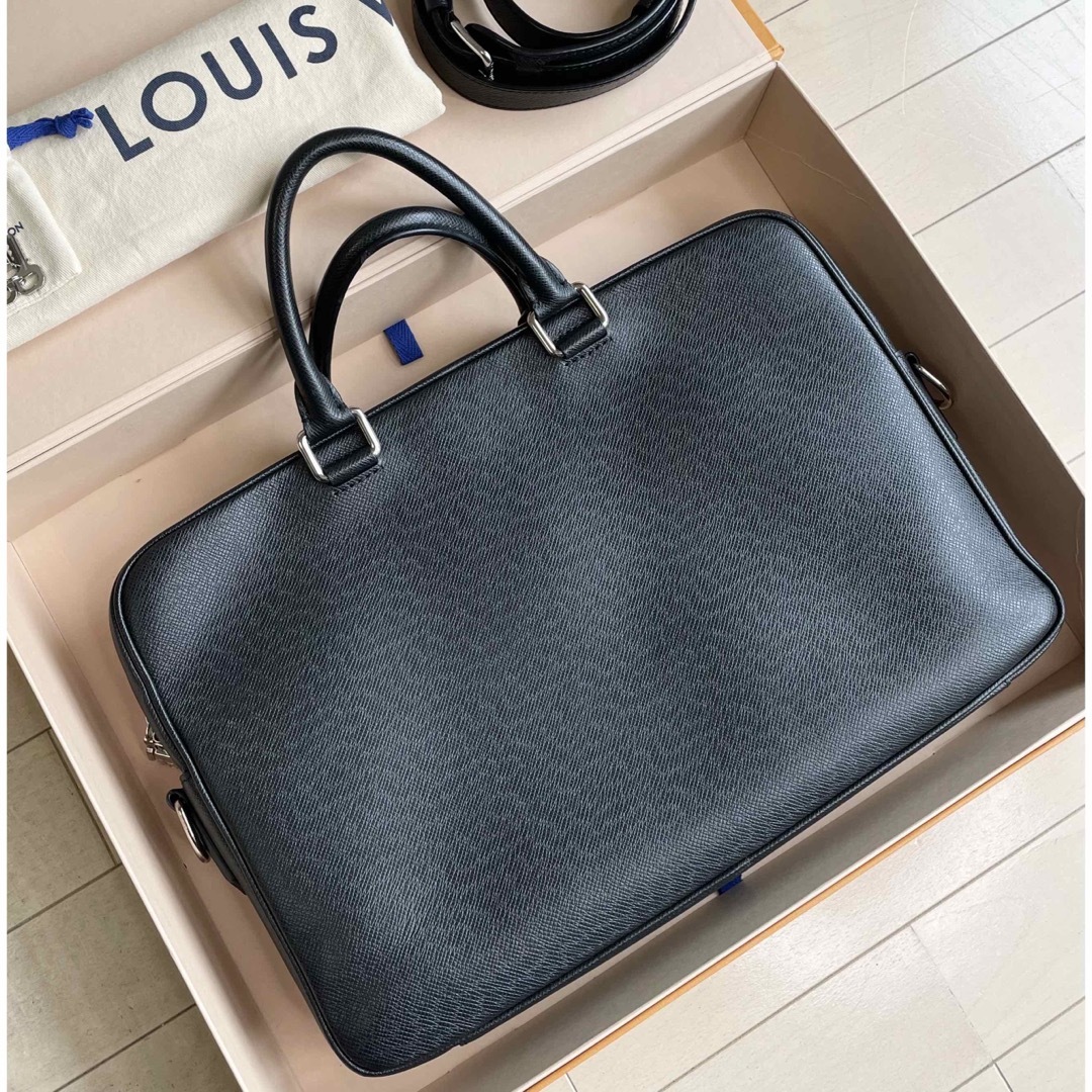 LOUIS VUITTON - Louis Vuitton PDB NM Taiga 新型 ブリーフケースの