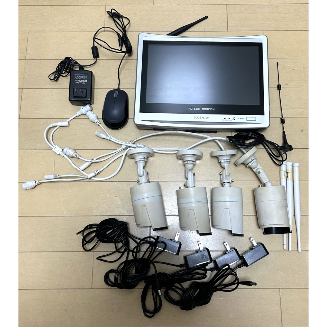 防犯カメラ 4台とモニター セット 録画機能付き 中古 使用可能 1TB HDD