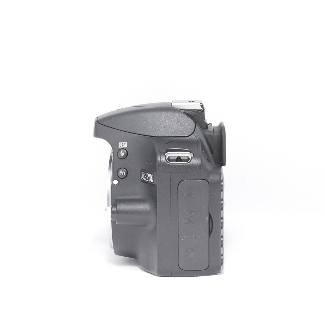 初心者おすすめ✨Nikon D3200 ダブルズームキット 手ぶれ補正