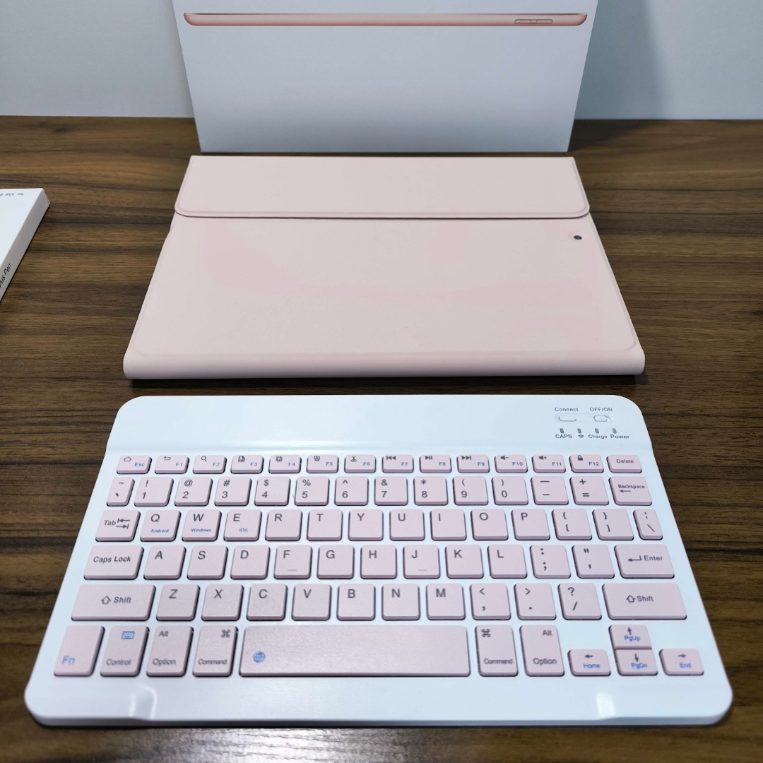 Apple - iPad 第8世代 Simフリー 32GB ケースとキーボード、タッチペン