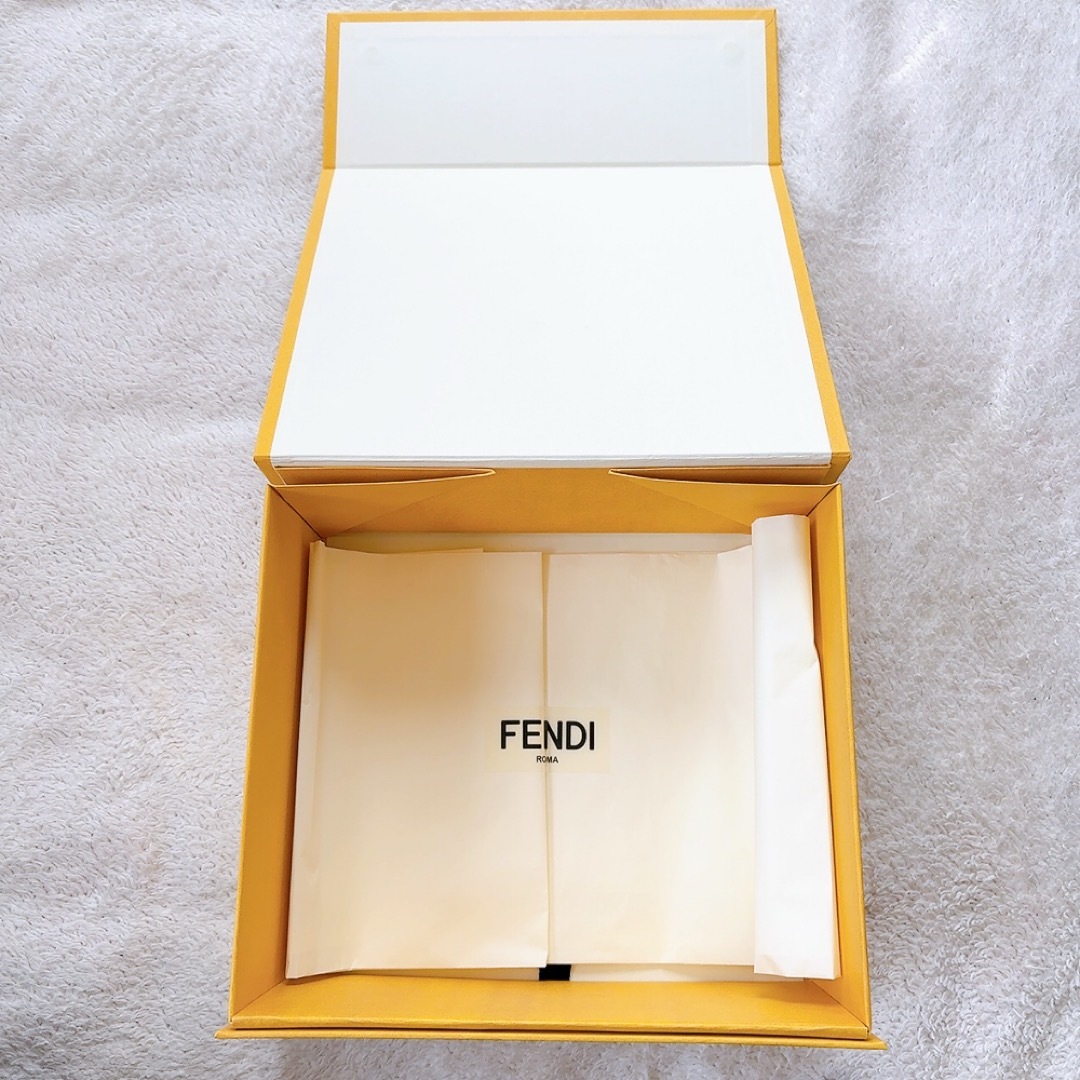 FENDI 紙袋 ボックス 箱 ギフトセットの通販 by sakura shop｜ラクマ