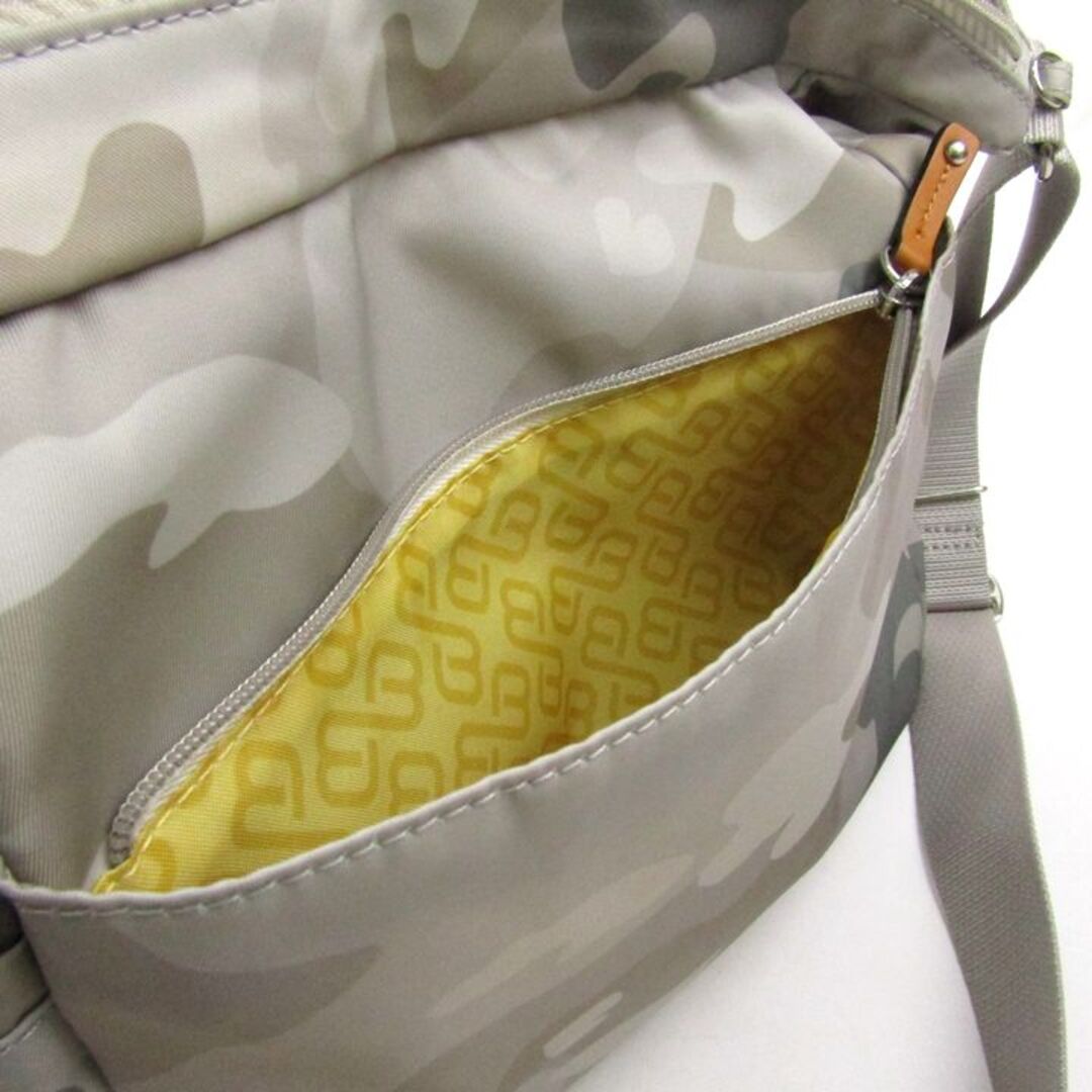 ビサイユ ショルダーバッグ クロスボディ 迷彩 カモフラ 鞄 ブランド