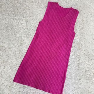 PLEATS PLEASE ISSEY MIYAKE（ピンク/桃色系）のフリマアイテム一覧