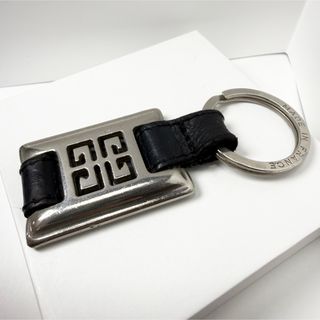 GIVENCHY（キーホルダー）のフリマアイテム一覧