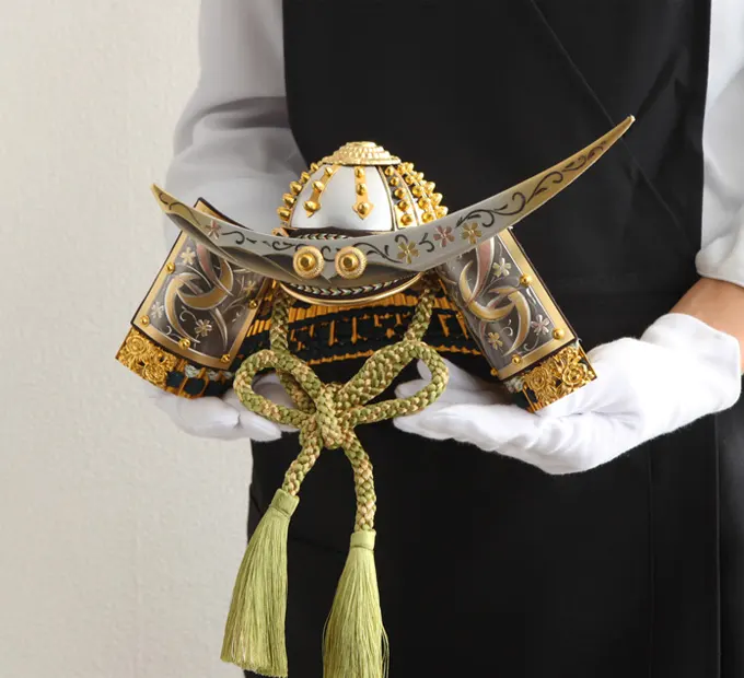 五月人形「伊達政宗の兜（収納タイプ）」｜五月人形の通販 ふらここ