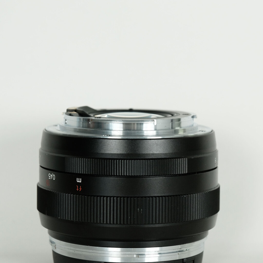 Carl Zeiss Planar T* 50mm F1.4 ZE [キヤノンEF用]の出品 | ONE SCENE