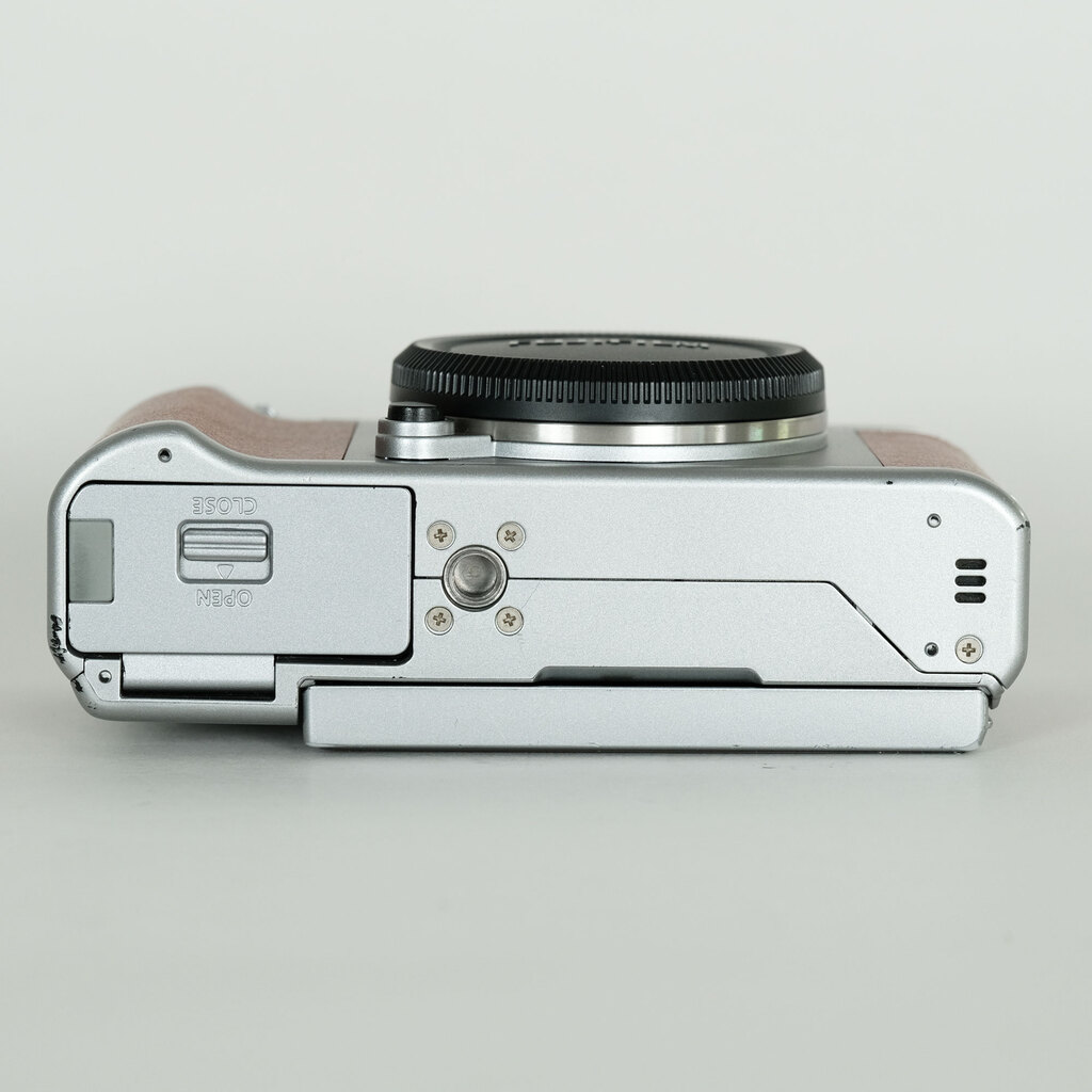 FUJIFILM X-A5 ボディ ブラウンの出品 | ONE SCENE（ワンシーン）