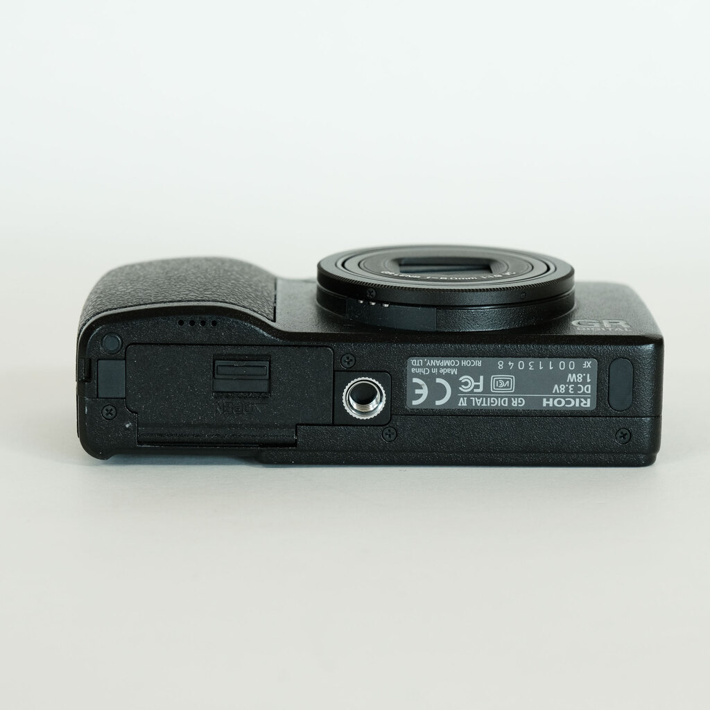 RICOH GR DIGITAL IVの出品 | ONE SCENE（ワンシーン）