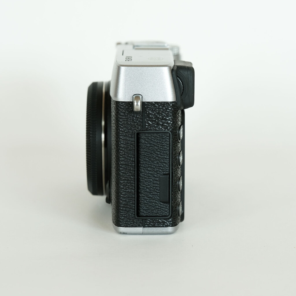 FUJIFILM X-E1 シルバーの出品 | ONE SCENE（ワンシーン）