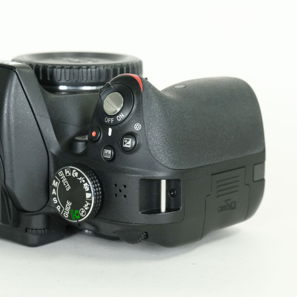 Nikon D3300の出品 | ONE SCENE（ワンシーン）