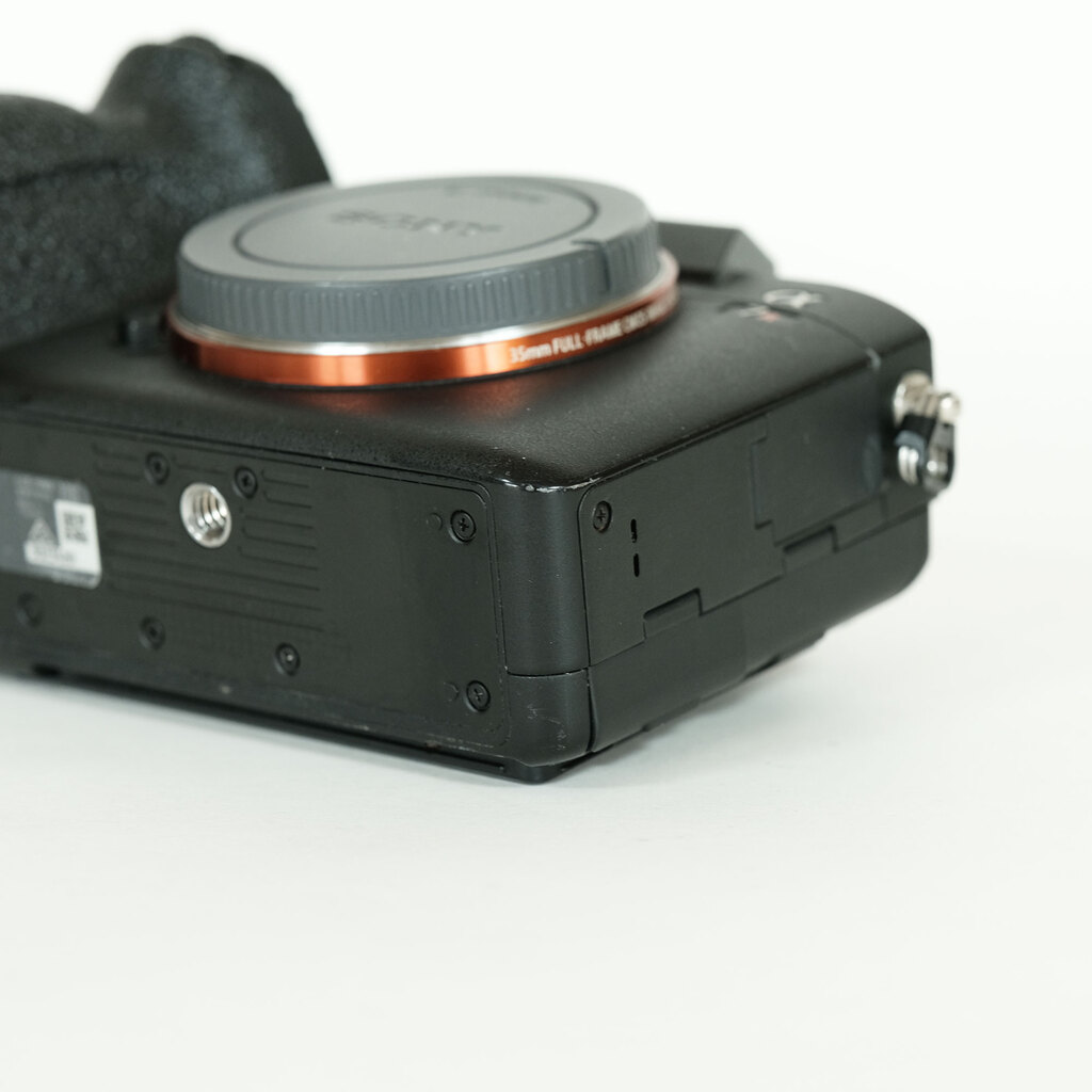 SONY α7R IV（ILCE-7RM4）の出品 | ONE SCENE（ワンシーン）