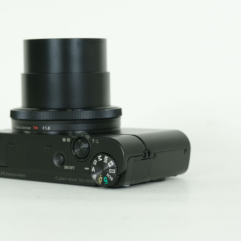 SONY Cyber-shot DSC-RX100の出品 | ONE SCENE（ワンシーン）