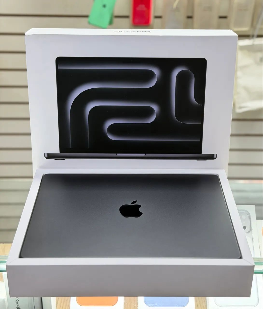 Macbook pro 14 polegadas chip m3 pro 18gb / 1tb LOJA FÍSICA sem