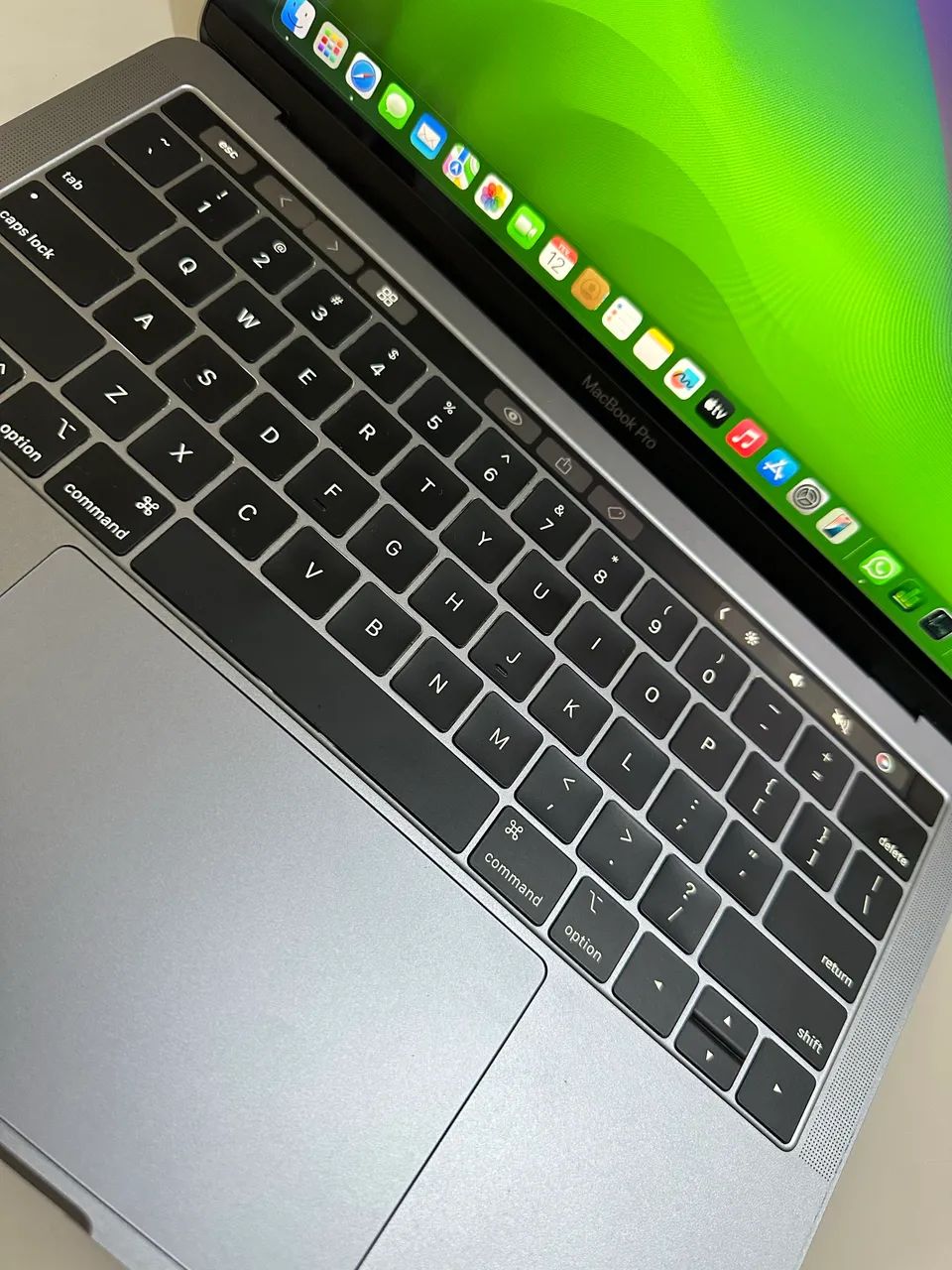 MacBook Pro 2019 13pol | i7 | 16gb RAM | 256gb | 32 ciclos +