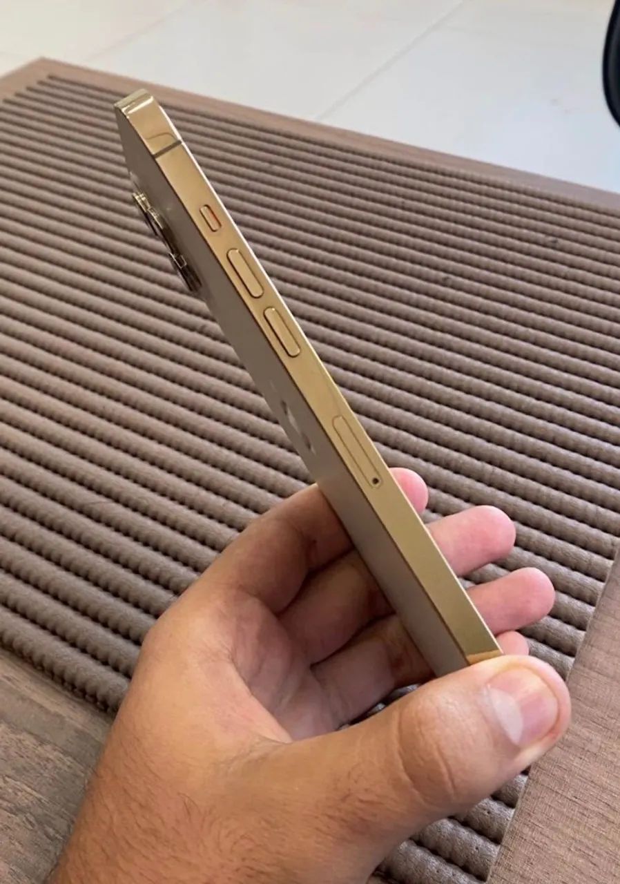 iPhone 12 Pro Max gold excelente - Celulares e Smartphones - Cruz