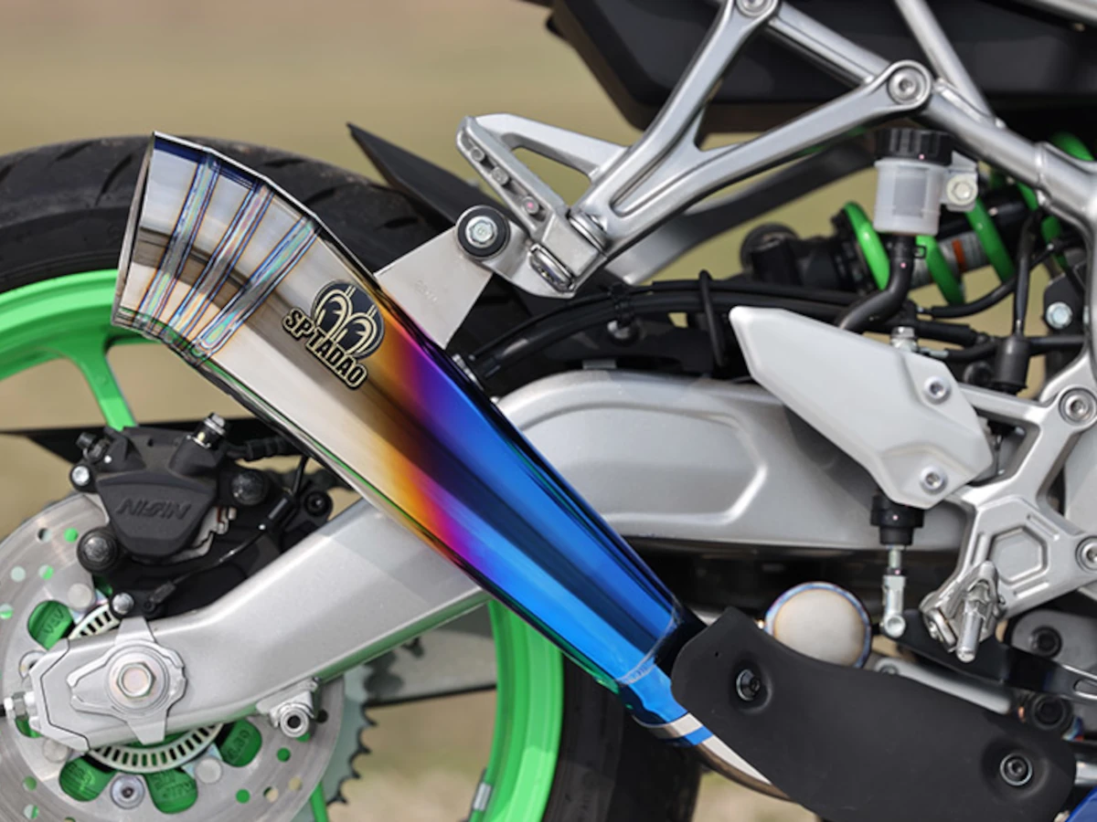 新製品】見た目も気持ちイー！ SP忠男より ZX-4R SE/RR用「POWERBOX