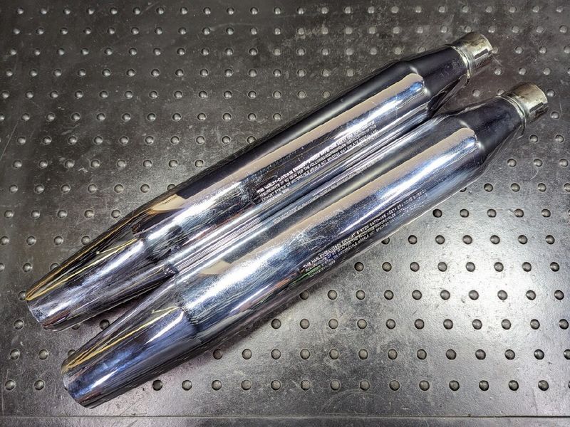 ウェビックガレージセール | □ハーレー FLSTN1580 純正 サイレンサー