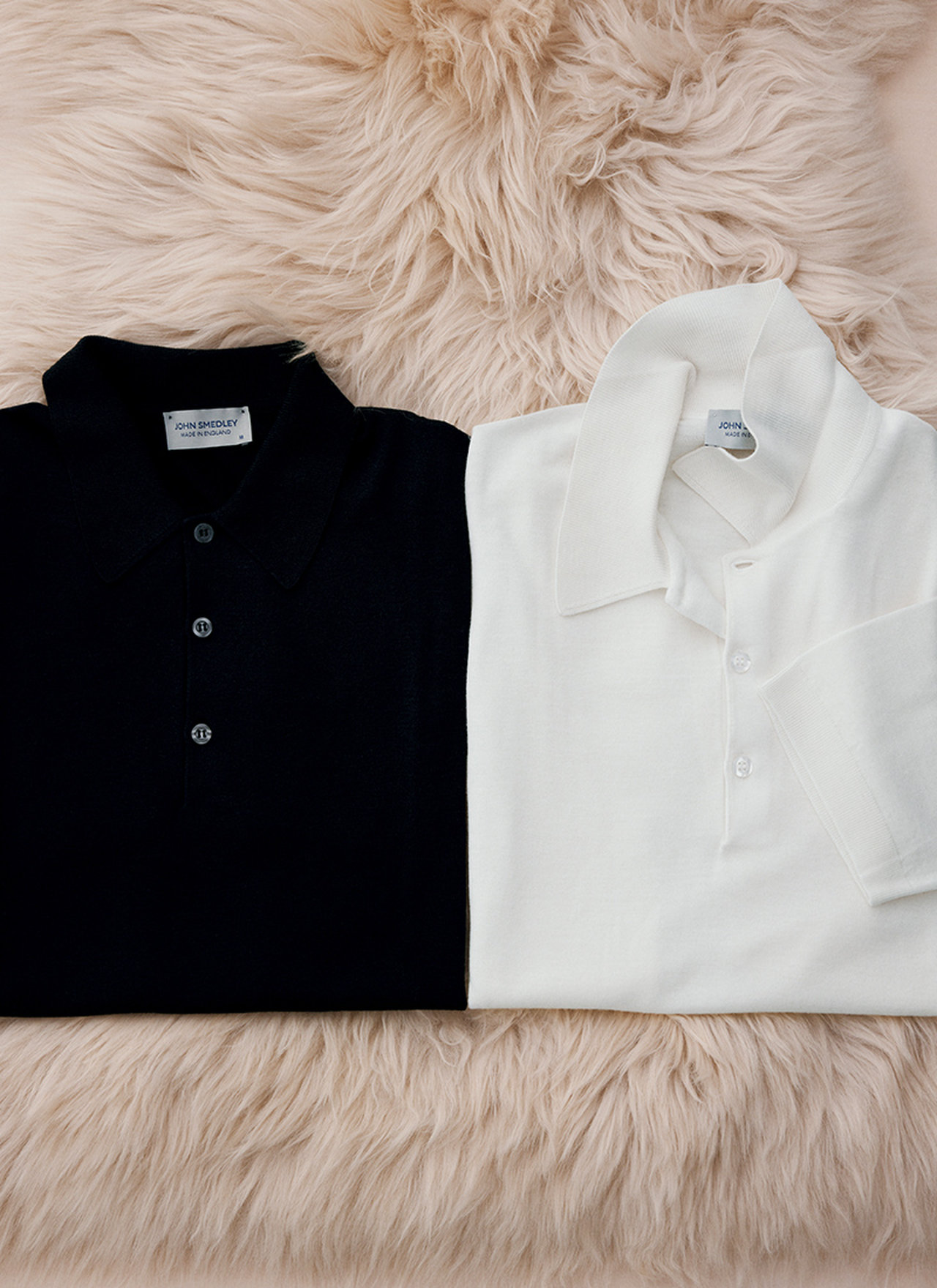 大人がこの冬選ぶべき「黒と白」】ジョン スメドレー｜ニットポロの