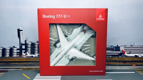 Geminijets 1:400 Boeing 777-9 Emirates 阿联酋航空GJUAE2160 A6-EZA