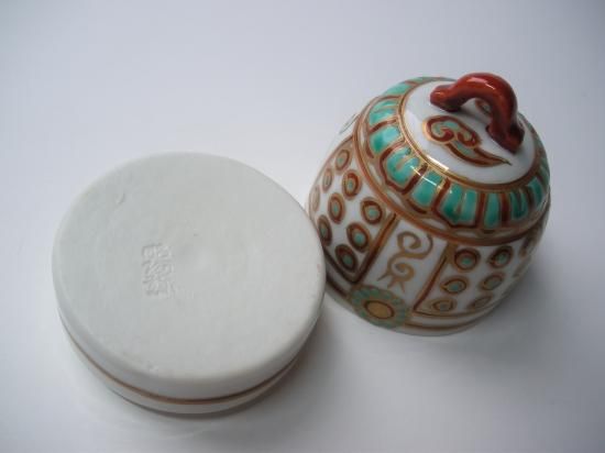 色絵 釣鐘香合 (共箱)高野昭阿弥 - 茶道具販売 栗林園