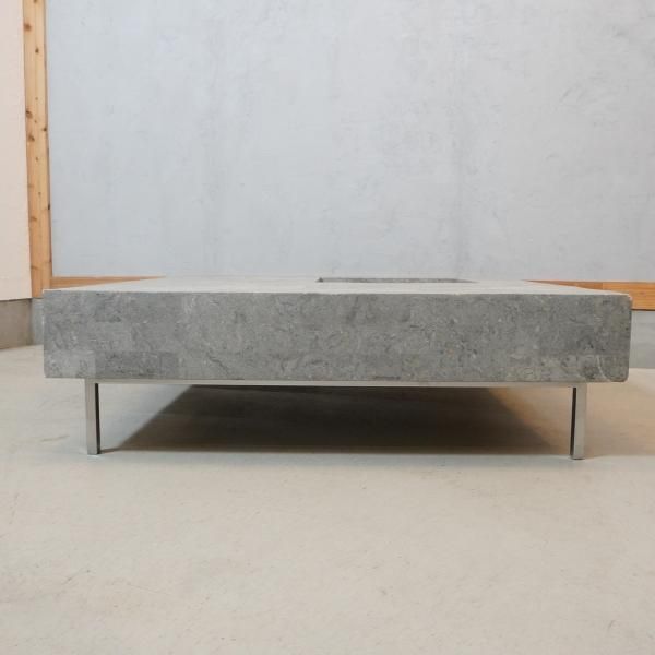 ドイツのメーカーHUKLA(フクラ)よりELT001 リビングテーブルです。石材