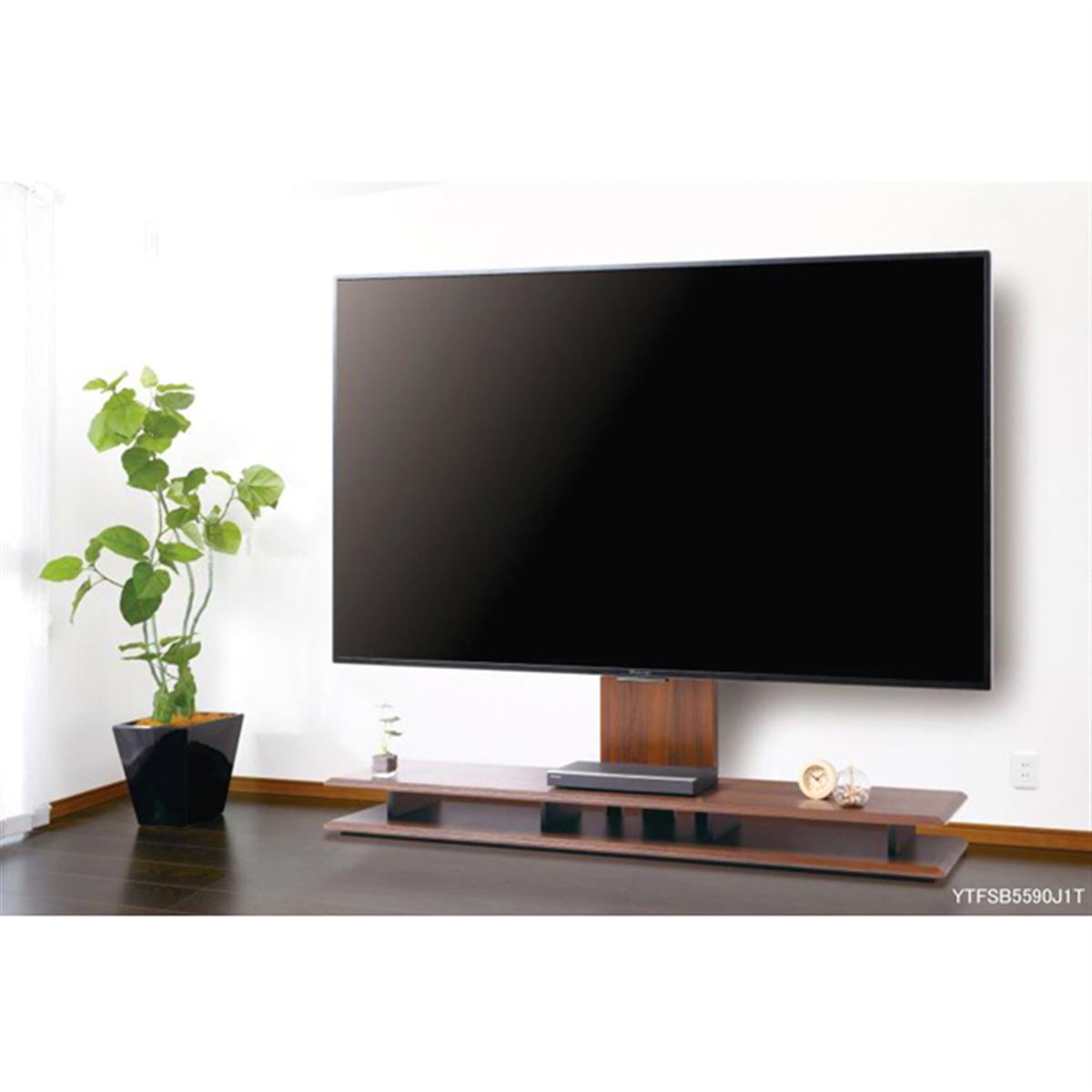 ヤマダデンキ、「壁寄せテレビスタンド」に55～90V型対応モデルを追加