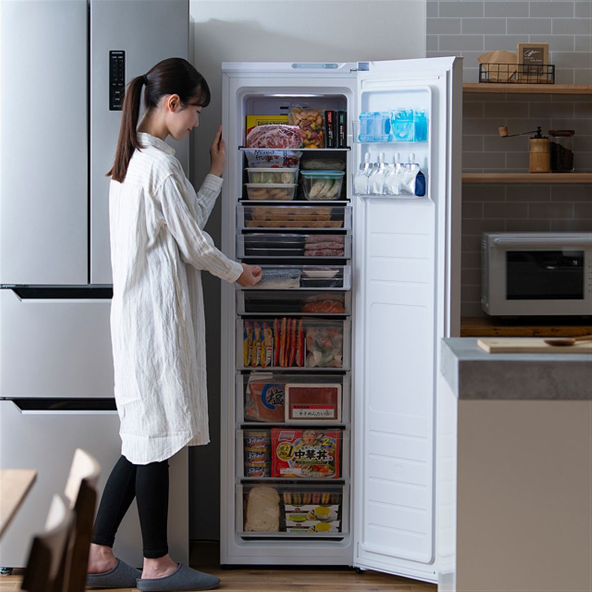 アイリスオーヤマ、幅約47.5cmのスリムな195L冷凍庫「IUSN-20A