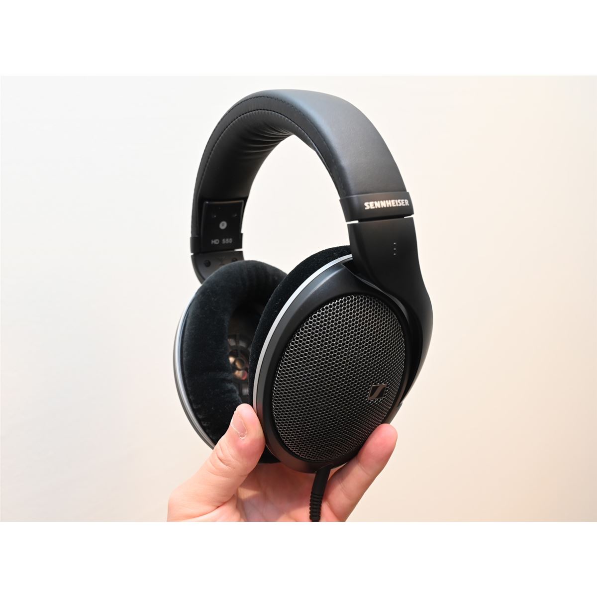 ゼンハイザー、「HD 620」と同じ振動板を採用したヘッドホン「HD 550