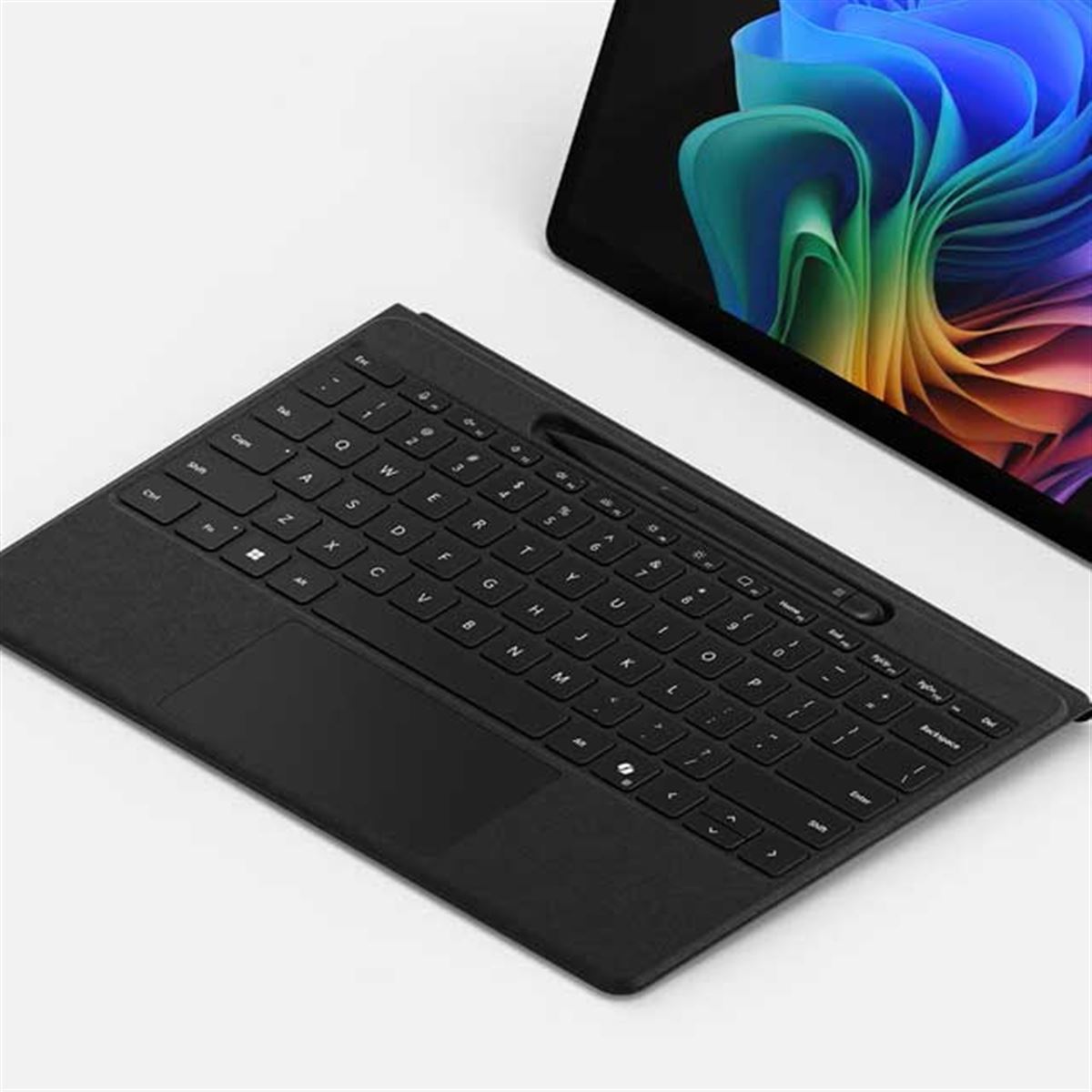 マイクロソフト、取り外した状態でも使える2in1「Surface Pro Flex