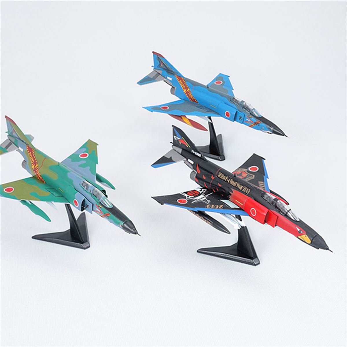 2020年に退役したF-4/RF-4ファントムIIスペマ機が1/144コレクションに