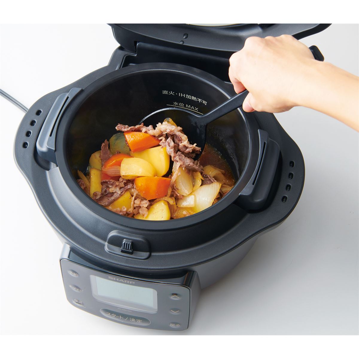 シャープ、ほったらかしで自動調理「ヘルシオ ホットクック」新ライン