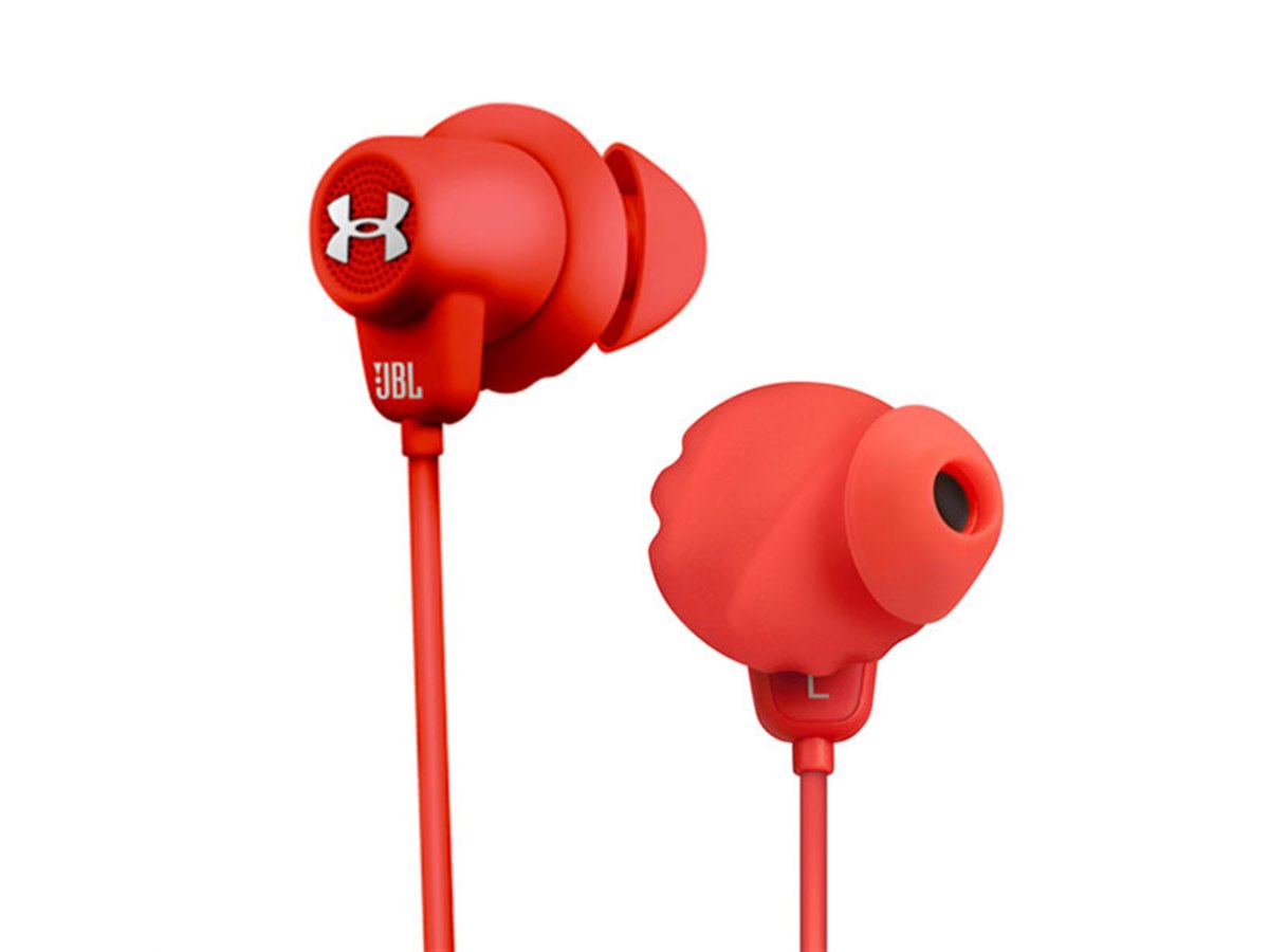 JBL、アンダーアーマーとコラボしたBluetoothイヤホン「UA Sport