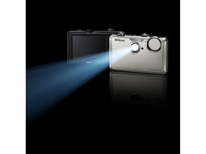 ニコン、プロジェクター内蔵デジカメ「S1100pj」 - 価格.com