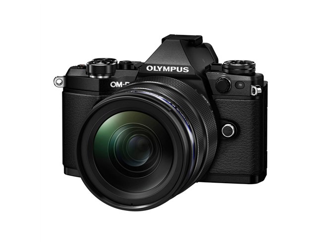 オリンパス、「OM-D E-M5 Mark II」と大口径標準ズームのレンズキット